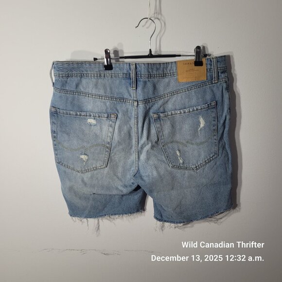 Jack & Jones 36 Light Blue Distressed Denim Shorts Raw Hem Button Fly - Picture 2 of 6